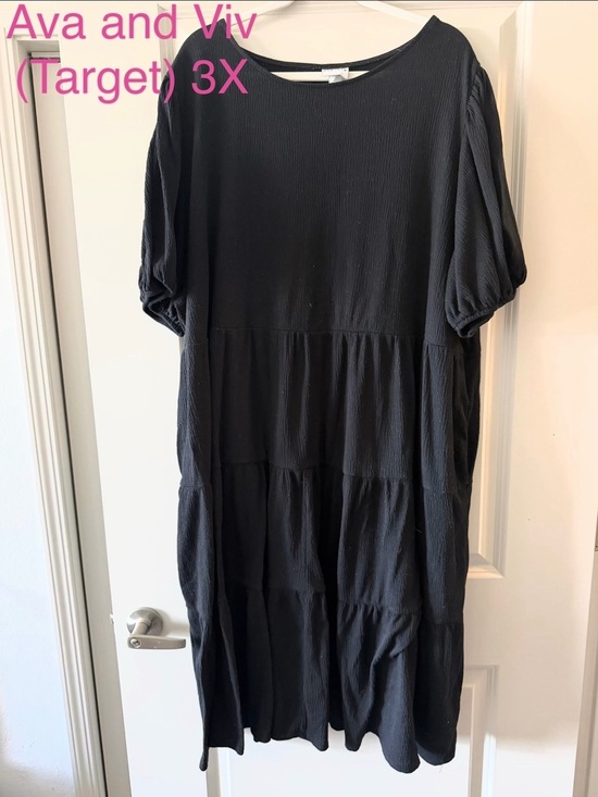 Ava & Viv Dresses & Skirts - Ava & Viv Black Tiered Midi Dress with Puff Sleeves